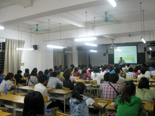 新东方英语学习春季绿城公益巡讲_学校活动_