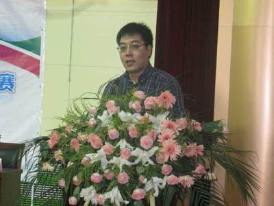 李鼎校長發表熱情洋溢的講話