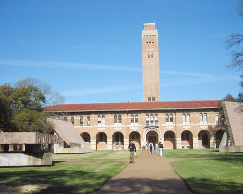 美国有些大学很注重家族观念