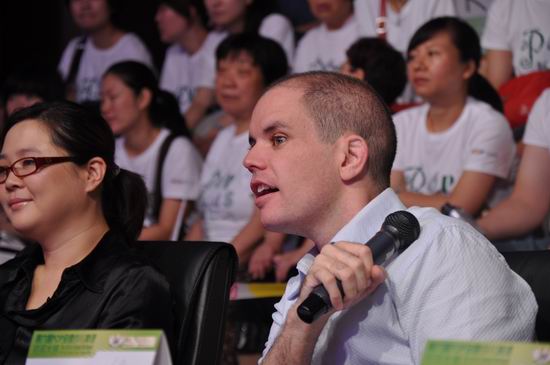 第六届POP全国少儿英语总决赛：董默涵评委