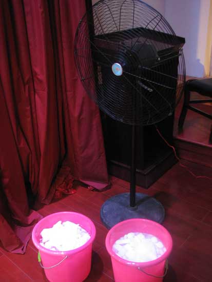 记者手记--大桶冰块儿