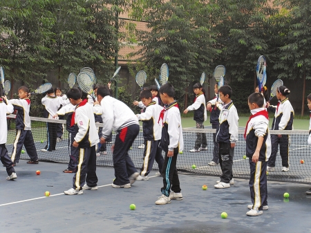 成都教育局:中小学生每天上午校内锻炼半小时