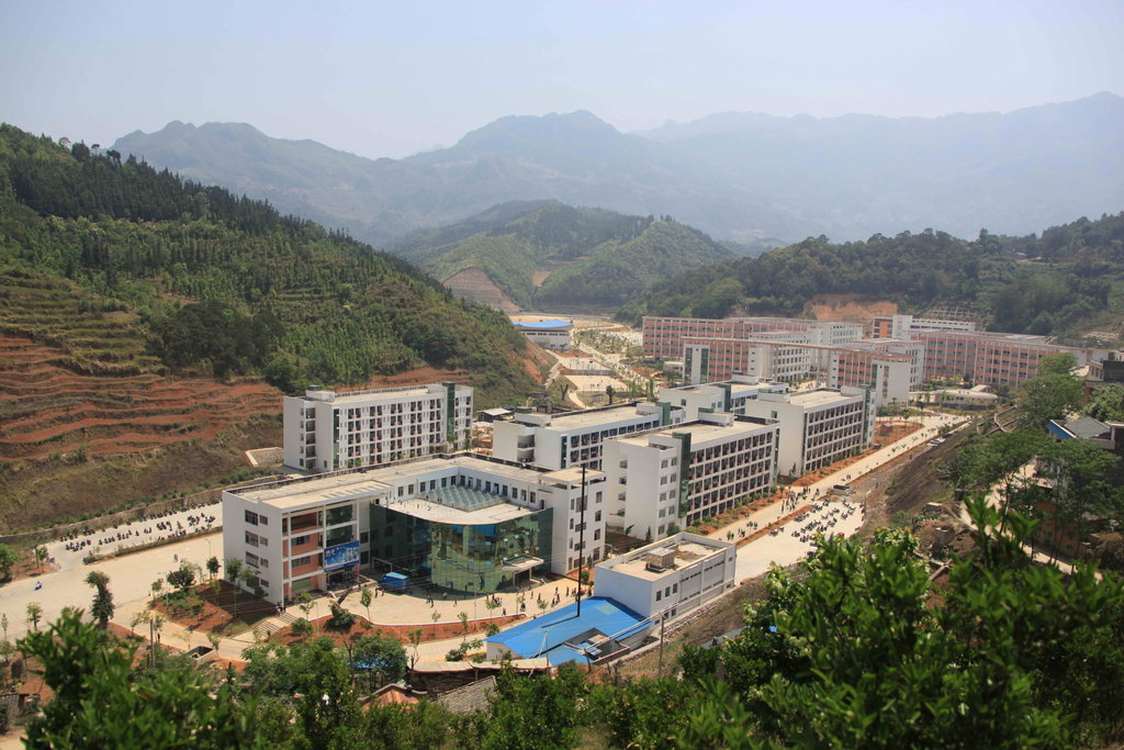 云南贫困县麻栗坡3亿建“大学城”