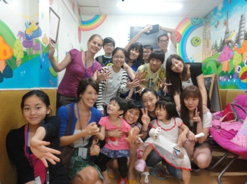 上海新东方五角场留学VIP中心举办暑期志愿者活动