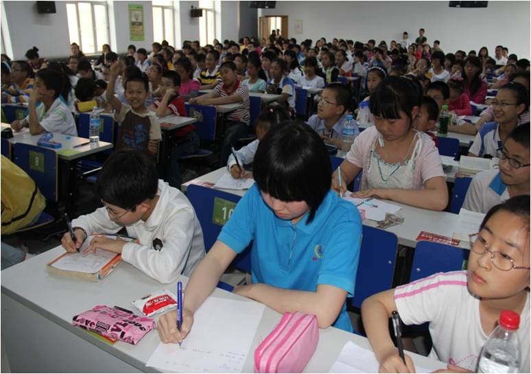 哈尔滨新东方举行第三届新概念英语背诵大赛复