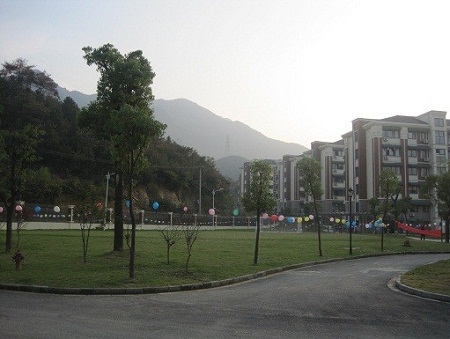 杭州新东方优能中学暑假住宿班