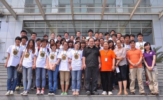 北京新东方领导慰问住宿部员工