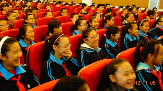 重庆新东方渝中区优能中学英语美文背诵比赛赛