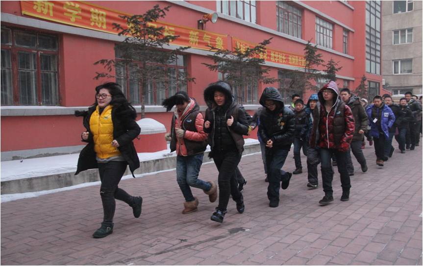 ay of Winter Camp_学校活动_哈尔滨新东方学