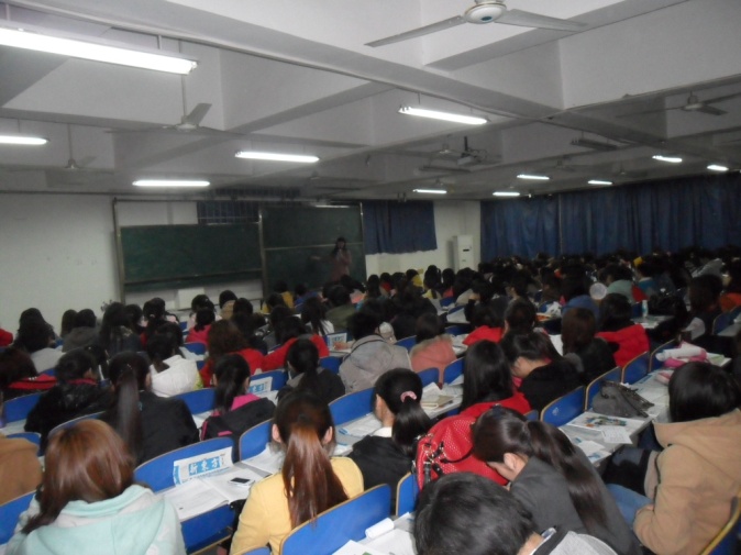 郑州新东方雅思和口语校园行走进黄河科技大学