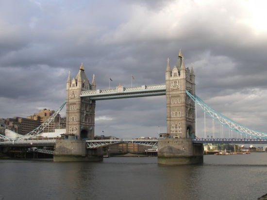 英国留学:申请学生签证需要提供的基本材料