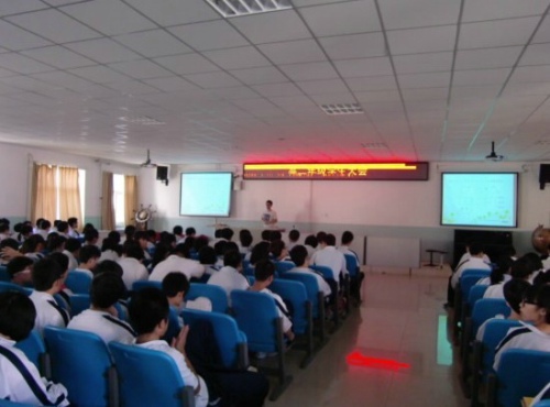 北京新东方中小学一对一公益巡讲走进大兴八中