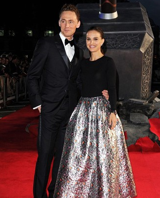 女神娜塔丽波特曼现身《雷神2》首映