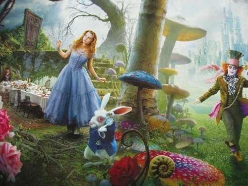 十大世界经典童话故事书推荐:《爱丽丝漫游奇境记》