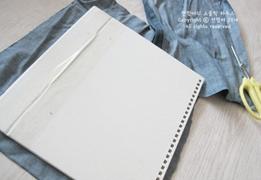 旧牛仔裤&台历 打造个性收纳MEMO板   