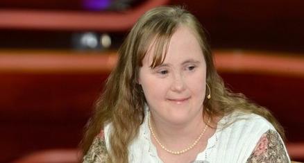 摘掉有色眼镜，重视残疾人 