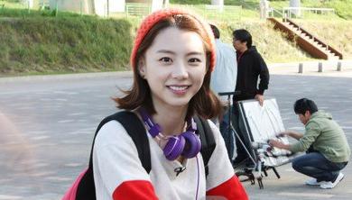 裴勇俊未婚妻朴秀珍受到全韩国关注  