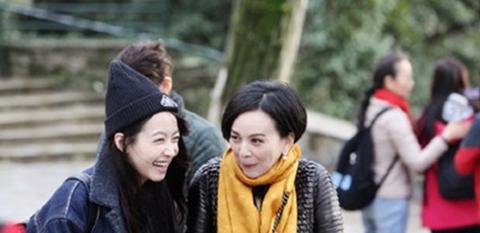 f(x)队长宋茜解约系流言 花样姐姐照片受关注 