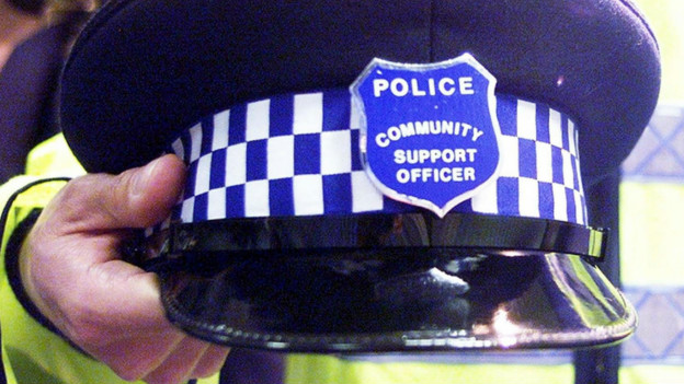 漫话英伦:“开过警车吗?想不想开?” 漫话英伦:“开过警车吗?想不想开?”