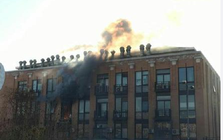 清华大学一化学实验室起火 怎样安全的进行化