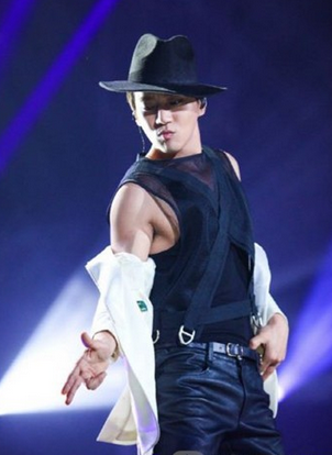 韩国歌手黄致列：三个月从陌生到当红辣子鸡