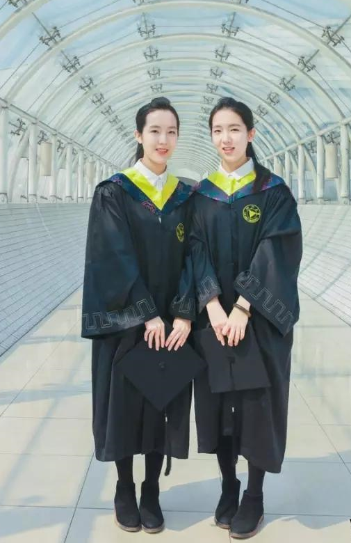 浙江大学高颜值双胞胎姐妹双双获英国名校录取