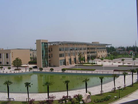 【崇明·市重点】崇明中学介绍