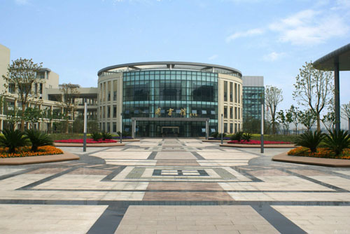 【宝山·区重点】罗店中学介绍