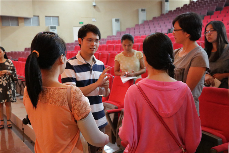 珠海市教育局联合新东方展开市级教师培训