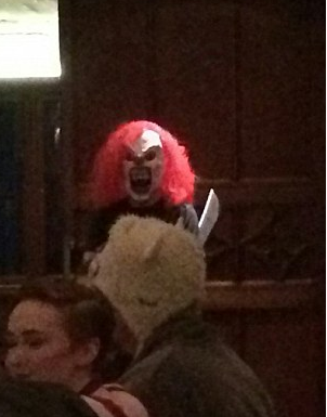 剑桥大学万圣节晚宴突现“杀人小丑”