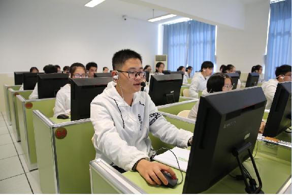 2017年上海市外语听说测试有效促进课堂变革