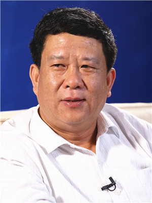 强光峰，泰安市教育局副局长