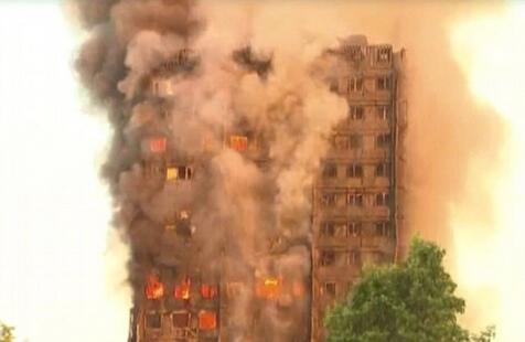 西伦敦地区公寓发生大火 约30人受伤
