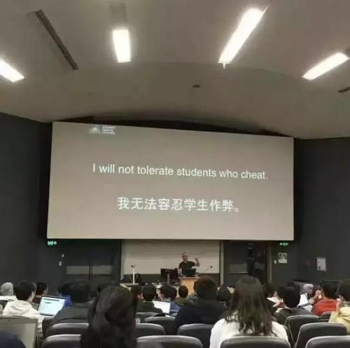 澳洲国立大学老师用中文警告“别作弊”