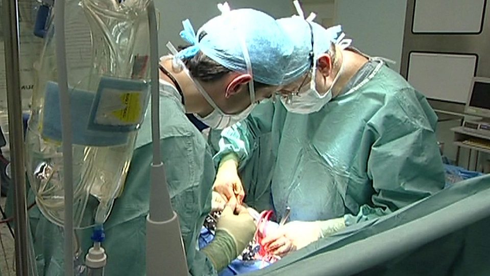 Heart surgery and your body clock 心脏手术和人体生物钟之间的联系