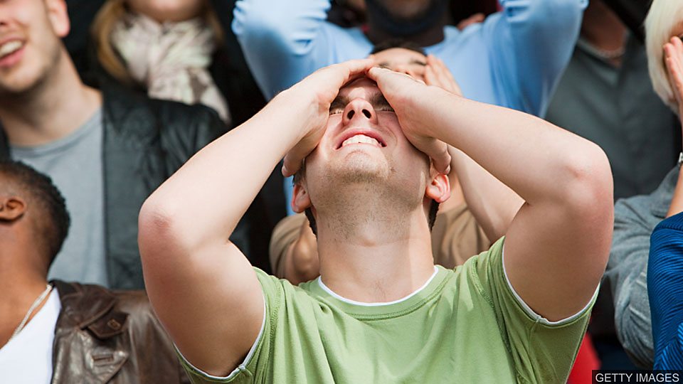 Can football make you happy? 足球能使你快乐吗？