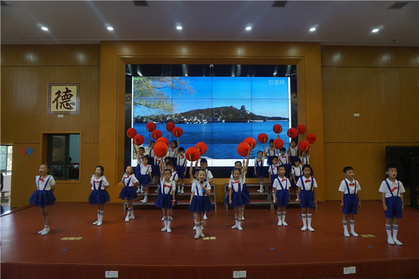 周南秀峰学校举办“点滴润童心，童心筑童梦”成果展示活动