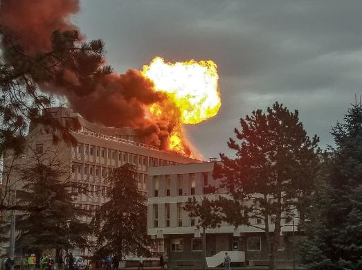 法国里昂第一大学发生建筑事故爆炸 已致三人死亡