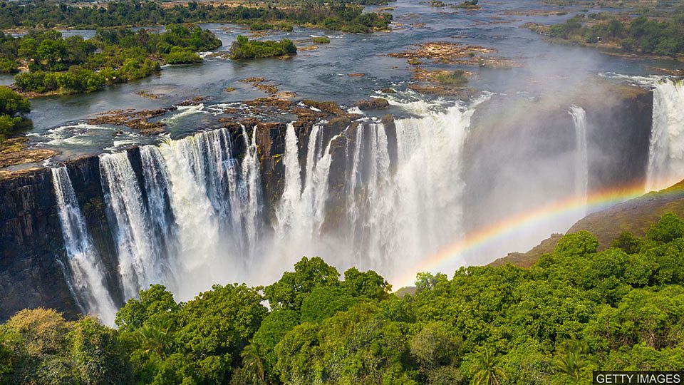 Victoria Falls: Is Zimbabwe drying up? 维多利亚瀑布今非昔比 津巴布韦遇严重干旱