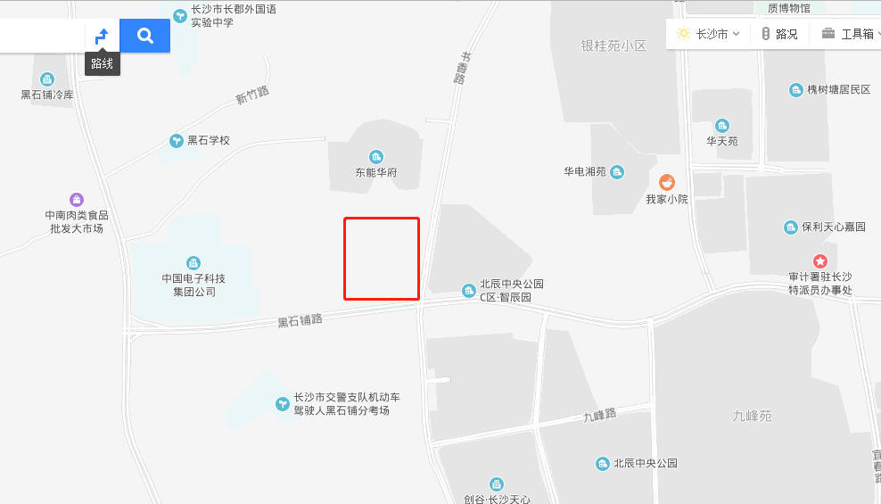长沙自然资源规划局网站公示了新昌学校规划总平面图和建设工程设计方案。学校规划66个班，其中小学48个班，中学18个班。学校位于黑石铺路和书香路交汇处西北角