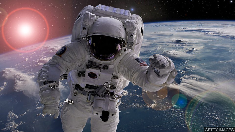 Female astronaut 女宇航员