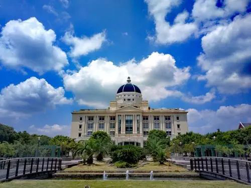 上海外国语大学
