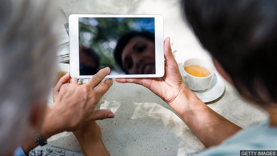  数字技能：活到老学到老 Digital skills: “You’re never too old to learn!”