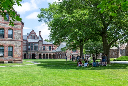 英国安全性好的大学有哪些？