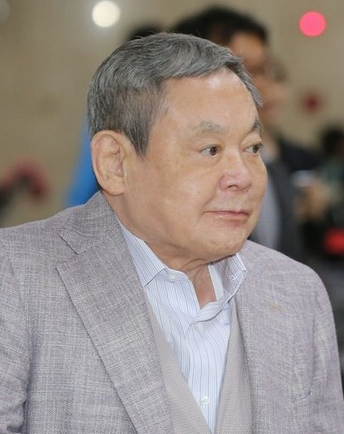 李健熙会长健康担忧 三星集团局势引热议