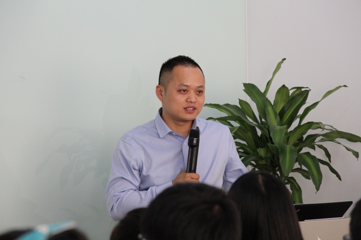 资讯 新闻动态 >正文      北京新东方学校优能一对一部副总监杨浩