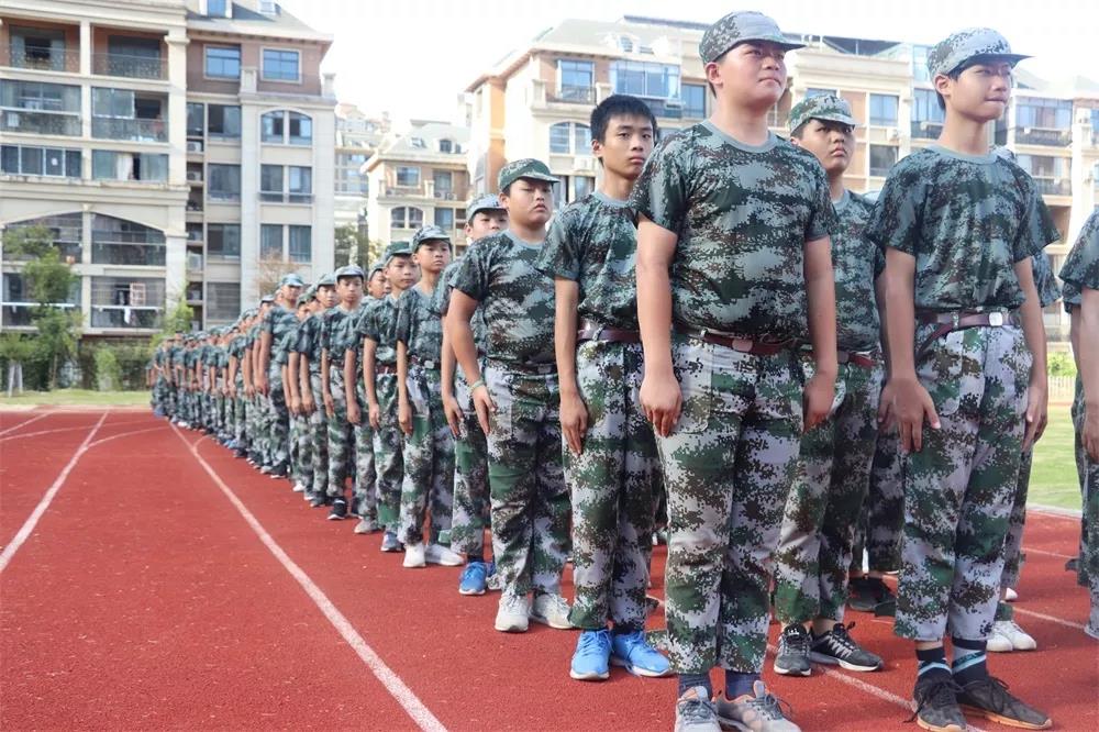 2019芳草学校七年级新生军训通知